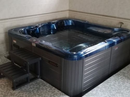 Vířivka NOMIA ve wellness Karlovy Vary