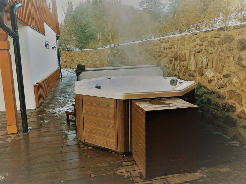 Venkovní vířivka kruhová