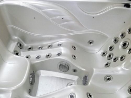 Vířivka LAMIA boční pohled 2